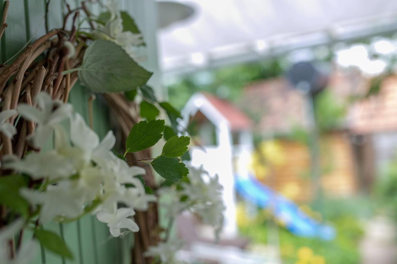 Green Chalet Hotel Veresegyhaz Bagian luar foto
