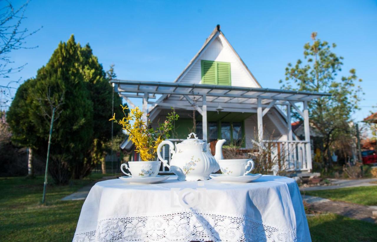 Green Chalet Hotel Veresegyhaz Bagian luar foto